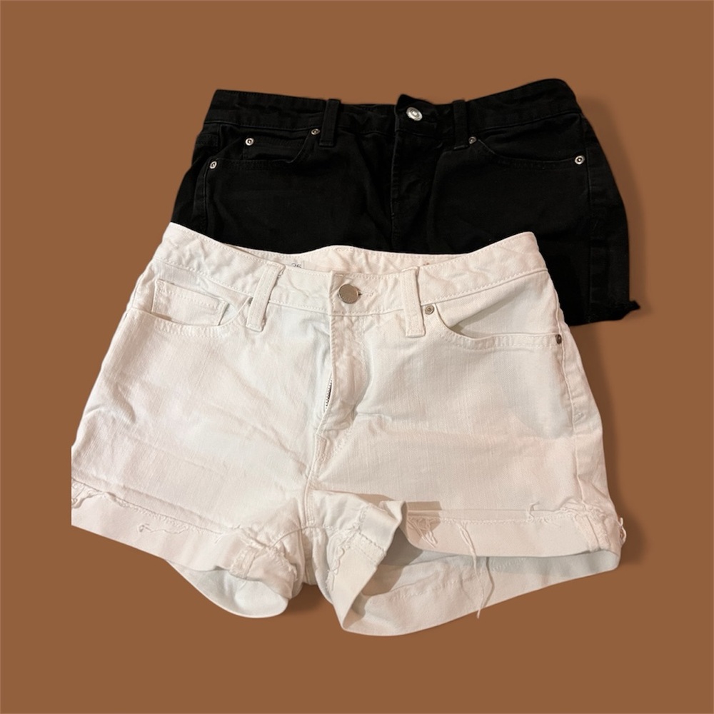 GAP- Women's Black and White Denim Shorts
